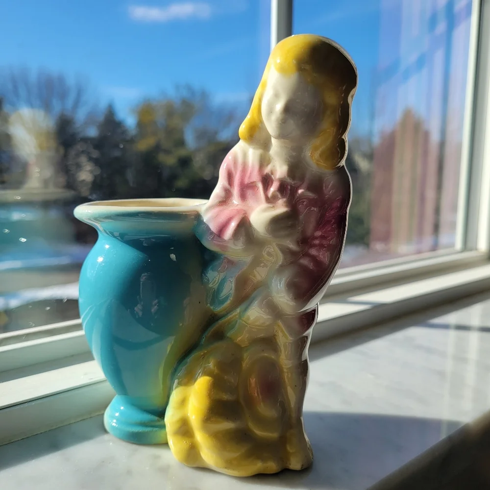 Vintage Pottery Girl Vase ~ USA Pottery ~ 1950s (?) See NOTES & Photos - Picture 5 of 16